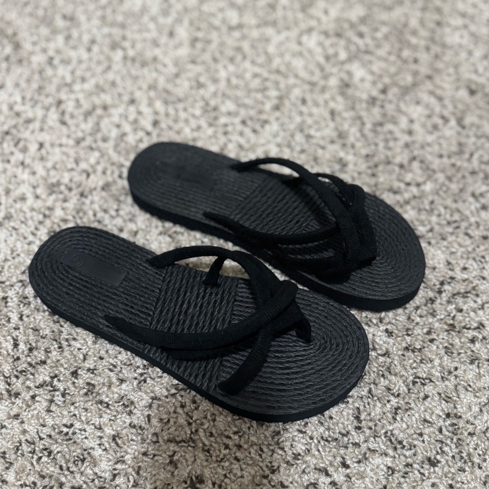 Women’s Black Sandals